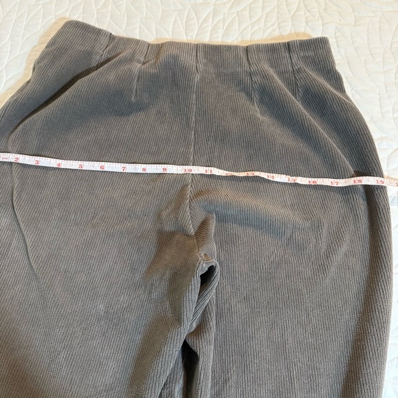L.L. Bean Women's Straight Leg Pants - grey - Picture 7 of 9